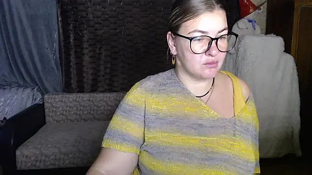 Snapshot of NikaSkylink chatting on November 2025 03:51:01 AM NikaSkylink online show from November 2025 03:51:01 AM