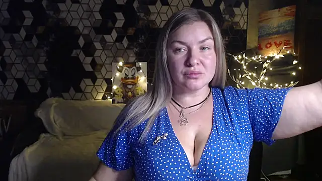 Snapshot of NikaSkylink chatting on February 2026 08:09:02 PM NikaSkylink online show from February 2026 08:09:02 PM