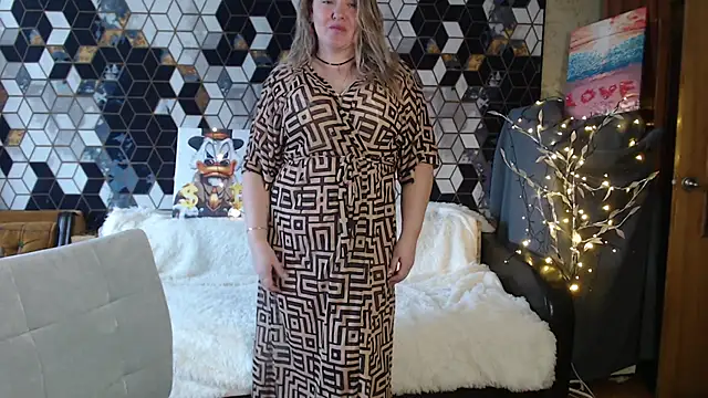 Snapshot of NikaSkylink chatting on February 2026 05:07:02 AM NikaSkylink online show from February 2026 05:07:02 AM