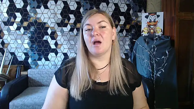 Snapshot of NikaSkylink chatting on April 2026 05:30:01 AM NikaSkylink online show from April 2026 05:30:01 AM