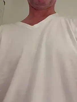 Snapshot of Woodchip chatting on November 2025 09:00:02 AM Woodchip online show from November 2025 09:00:02 AM