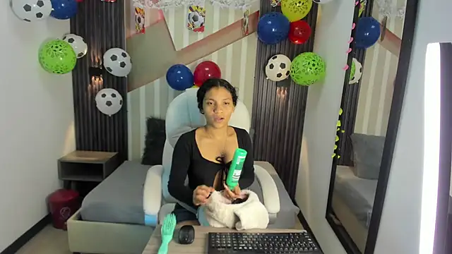 LittleeStar online show from June 2026 10:19:02 PM
