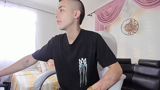 Dereck Boy8 online show from October 2025 07:22:01 PM