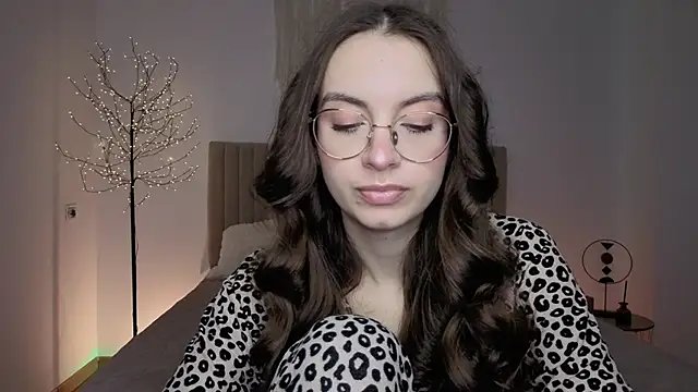 Real cutie1 online show from March 2026 01:50:02 PM