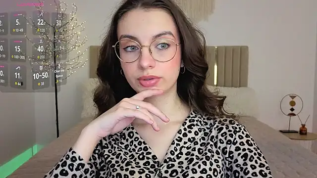 Real cutie1 online show from June 2026 12:44:02 PM