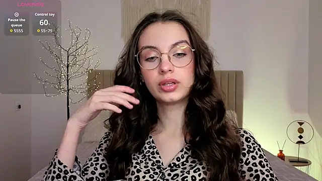 Real cutie1 online show from June 2026 01:11:01 PM