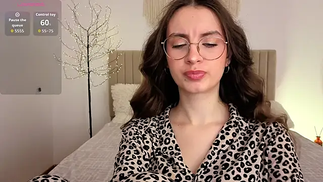 Real cutie1 online show from June 2026 01:01:01 PM