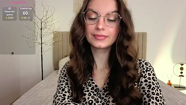 Real cutie1 online show from June 2026 12:47:02 PM