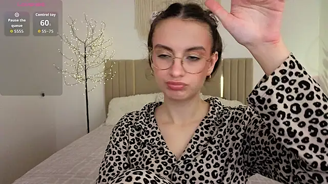 Real cutie1 online show from June 2026 12:52:02 PM