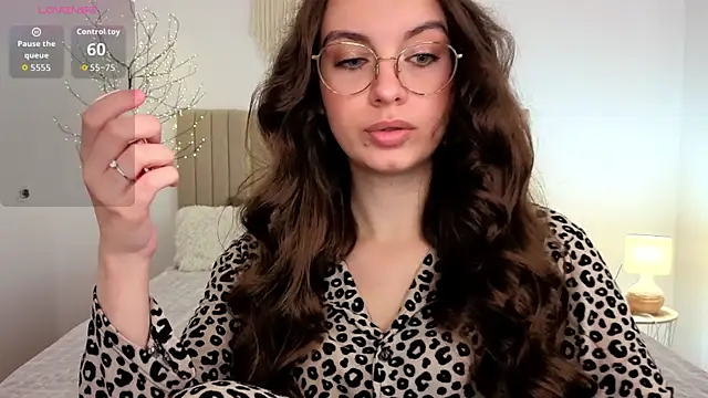 Real cutie1 online show from June 2026 01:04:02 PM