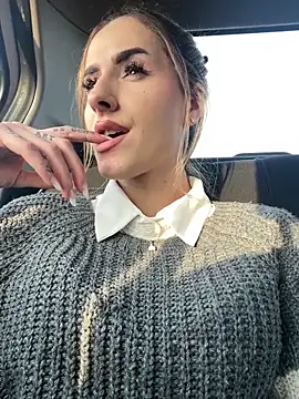 Snapshot of AriaAdda chatting on March 2026 03:15:02 PM AriaAdda online show from March 2026 03:15:02 PM