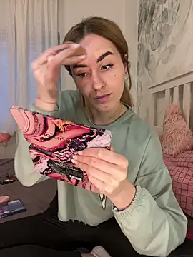 Snapshot of AriaAdda chatting on March 2026 04:40:01 PM AriaAdda online show from March 2026 04:40:01 PM