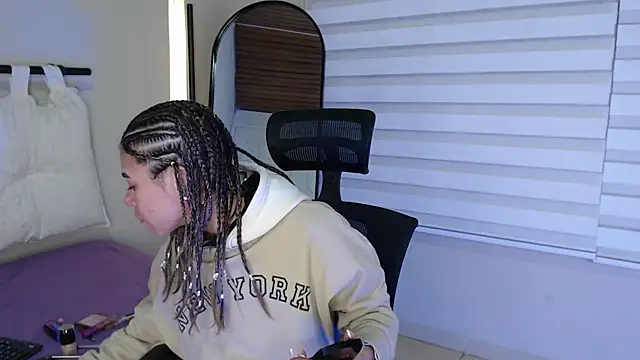 Snapshot of Rachell_criss chatting on October 2025 06:44:01 AM Rachell criss online show from October 2025 06:44:01 AM