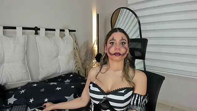 Snapshot of Rachell_criss chatting on October 2025 05:30:01 AM Rachell criss online show from October 2025 05:30:01 AM