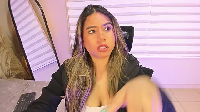 Rachell criss online show from November 2025 04:11:02 AM