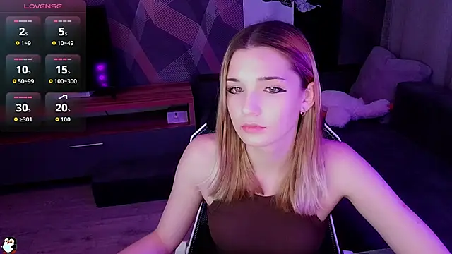 Sandy Belle online show from October 2025 07:12:02 PM