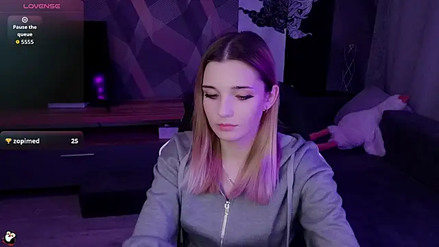 Sandy Belle online show from October 2025 07:16:01 PM