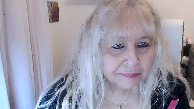 Snapshot of SusiLifeXXX chatting on October 2025 06:49:02 PM SusiLifeXXX online show from October 2025 06:49:02 PM