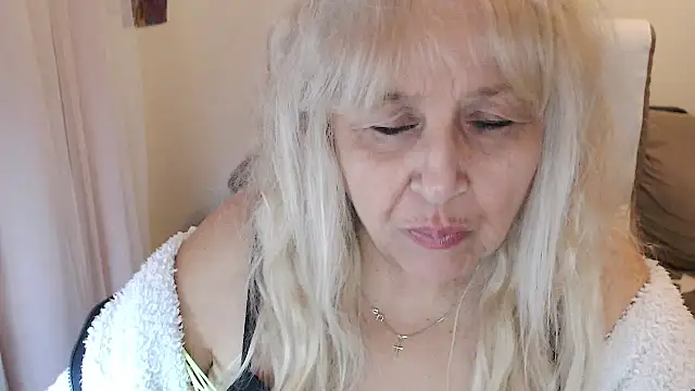 Snapshot of SusiLifeXXX chatting on October 2025 07:00:01 PM SusiLifeXXX online show from October 2025 07:00:01 PM