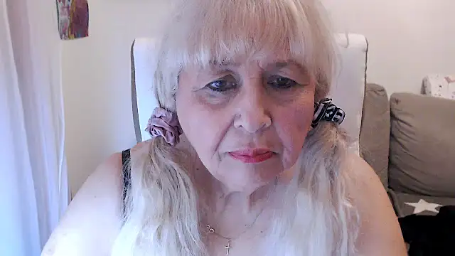 Snapshot of SusiLifeXXX chatting on October 2025 08:25:01 PM SusiLifeXXX online show from October 2025 08:25:01 PM