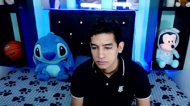 x oliver x online show from September 2025 04:44:01 AM