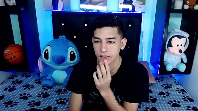 x oliver x online show from September 2025 04:25:02 AM