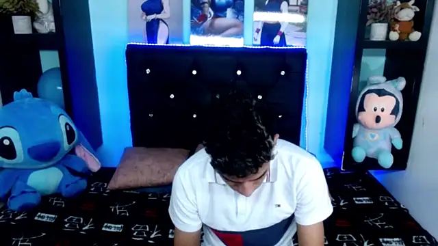 x oliver x online show from October 2025 04:22:01 AM