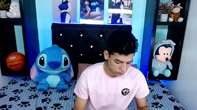 x oliver x online show from October 2025 04:53:01 AM