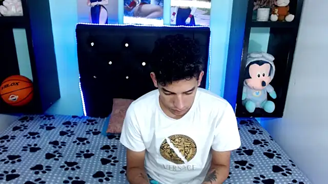 x oliver x online show from November 2025 04:48:01 AM