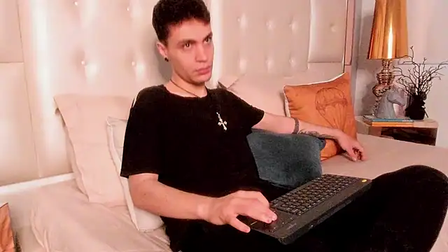 dark sun302 online show from February 2026 08:58:01 PM