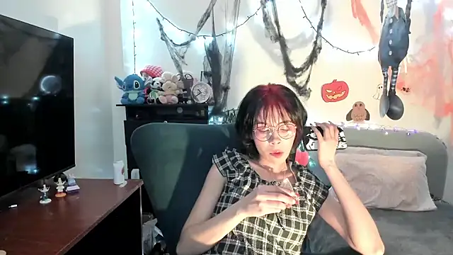 Snapshot of dolliette24 chatting on October 2025 03:50:02 AM dolliette24 online show from October 2025 03:50:02 AM