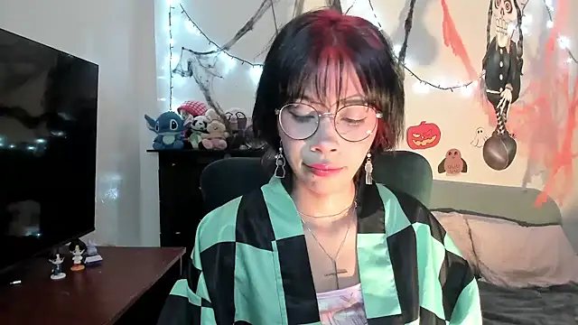 Snapshot of dolliette24 chatting on October 2025 10:28:02 PM dolliette24 online show from October 2025 10:28:02 PM