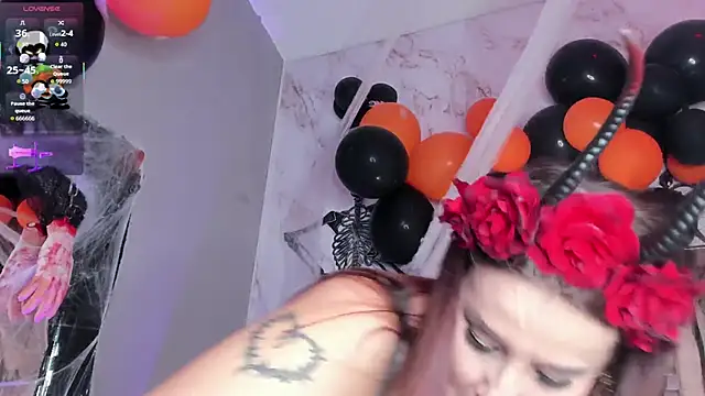 ErikaMontiel   online show from October 2025 08:41:01 PM