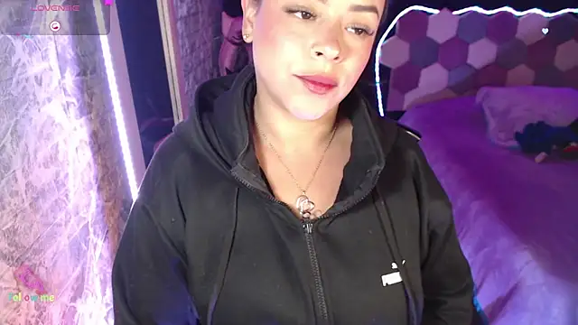 Snapshot of Danniela20 chatting on June 2026 04:48:02 AM Danniela20 online show from June 2026 04:48:02 AM