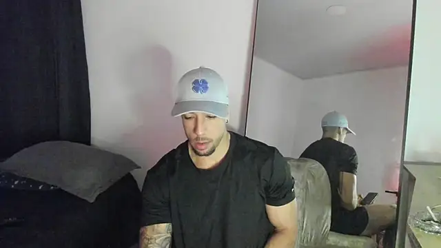 Snapshot of ThiagoLugo chatting on October 2025 03:14:02 AM ThiagoLugo online show from October 2025 03:14:02 AM