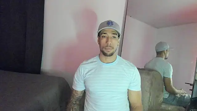 Snapshot of ThiagoLugo chatting on October 2025 01:49:02 AM ThiagoLugo online show from October 2025 01:49:02 AM