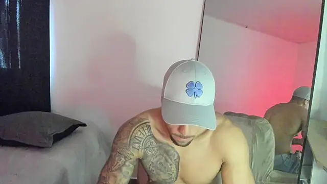 Snapshot of ThiagoLugo chatting on October 2025 04:29:01 PM ThiagoLugo online show from October 2025 04:29:01 PM