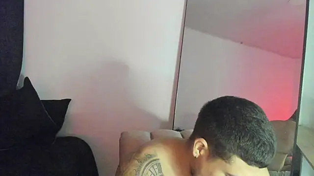 Snapshot of ThiagoLugo chatting on October 2025 07:42:01 AM ThiagoLugo online show from October 2025 07:42:01 AM