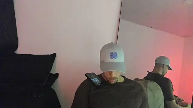 Snapshot of ThiagoLugo chatting on November 2025 12:24:01 AM ThiagoLugo online show from November 2025 12:24:01 AM