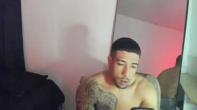 Snapshot of ThiagoLugo chatting on November 2025 11:15:01 PM ThiagoLugo online show from November 2025 11:15:01 PM