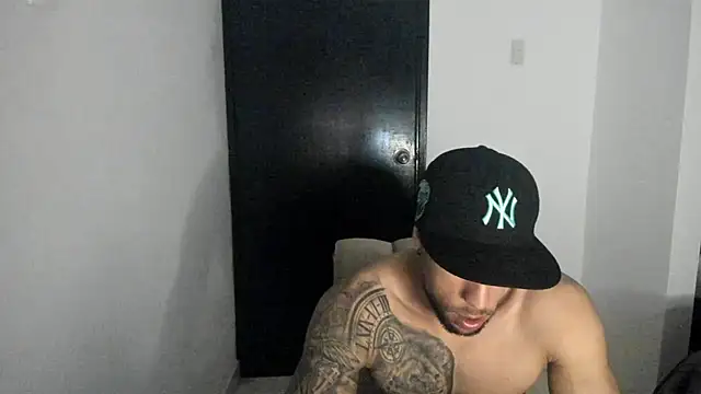 ThiagoLugo online show from May 2026 05:01:02 AM