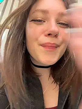 Snapshot of lucy-joy chatting on April 2026 09:40:02 AM lucy-joy online show from April 2026 09:40:02 AM