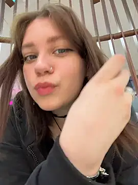 lucy-joy online show from April 2026 11:15:02 AM
