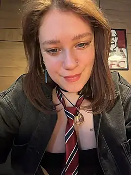 lucy-joy online show from May 2026 08:19:01 AM