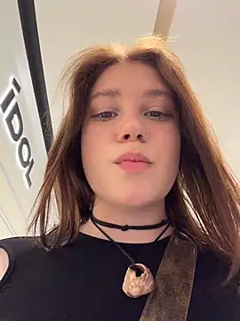 Snapshot of lucy-joy chatting on May 2026 10:32:02 AM lucy-joy online show from May 2026 10:32:02 AM