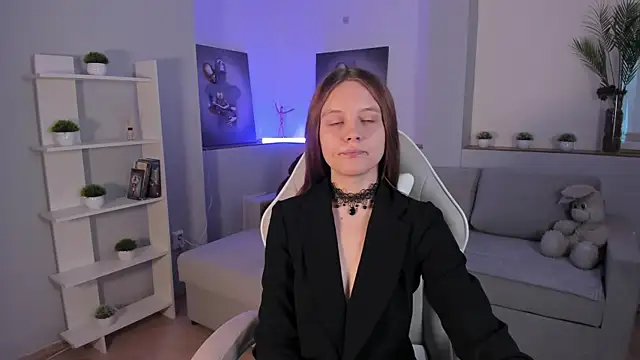 Snapshot of AlicePill chatting on October 2025 02:11:01 AM AlicePill online show from October 2025 02:11:01 AM