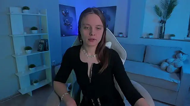 Snapshot of AlicePill chatting on November 2025 01:48:01 AM AlicePill online show from November 2025 01:48:01 AM