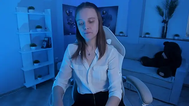 Snapshot of AlicePill chatting on November 2025 03:05:02 AM AlicePill online show from November 2025 03:05:02 AM