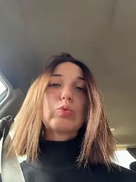 DollyTall online show from October 2025 08:46:02 AM