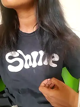 Snapshot of AnkitaDevi chatting on June 2026 08:28:01 AM AnkitaDevi online show from June 2026 08:28:01 AM